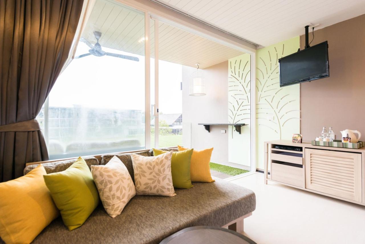 The Sands Khao Lak By Katathani - Sha Extra Plus Bagian luar foto A living room in a condominium