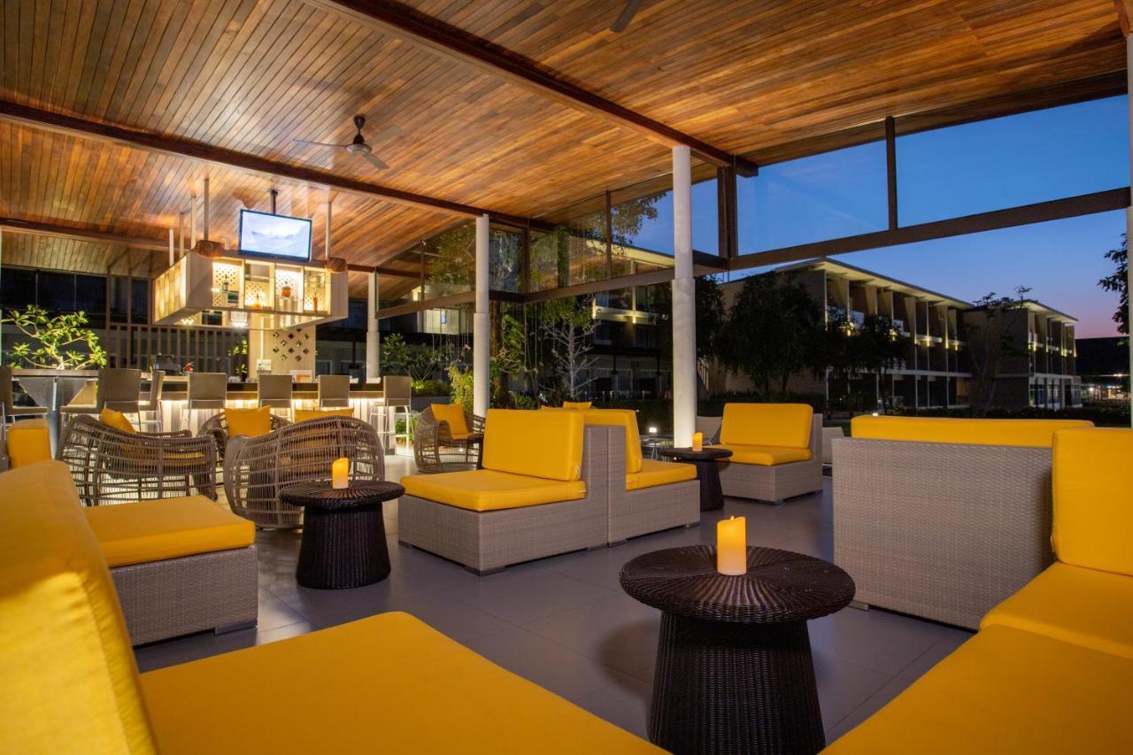 The Sands Khao Lak By Katathani - Sha Extra Plus Bagian luar foto The bar at the rooftop lounge