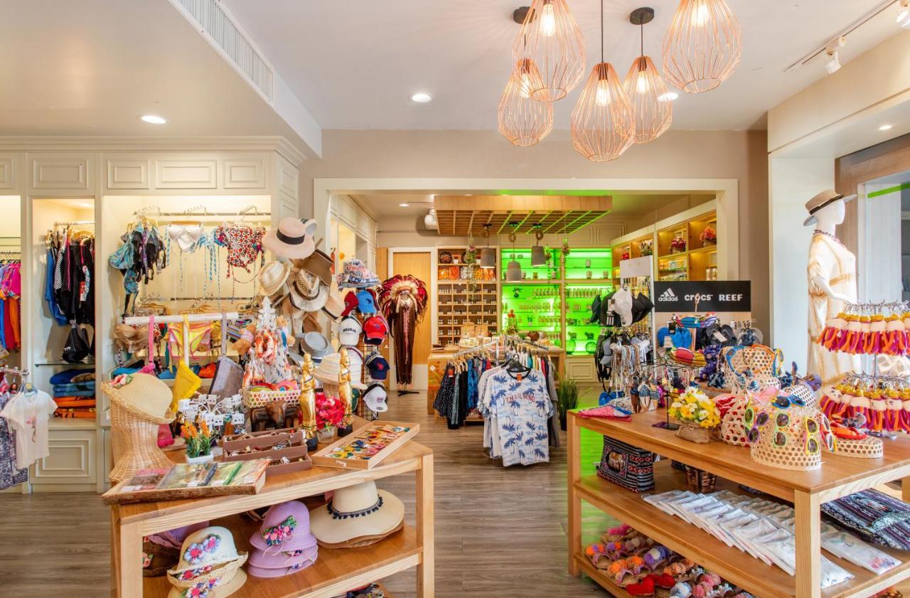 The Sands Khao Lak By Katathani - Sha Extra Plus Bagian luar foto The interior of the gift shop at the National Museum of Natural History
