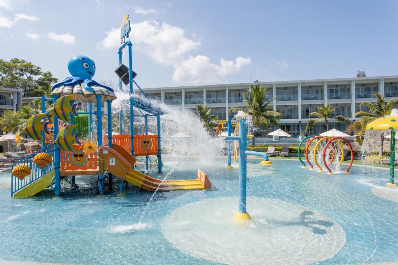 The Sands Khao Lak By Katathani - Sha Extra Plus Bagian luar foto Waterpark at the hotel
